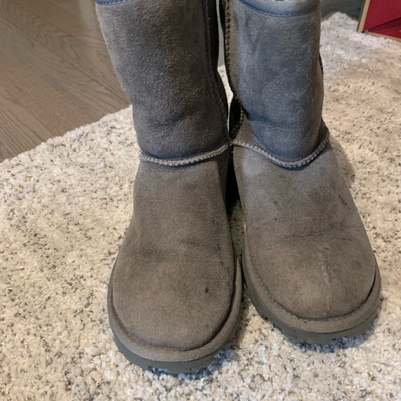 Gray Uggs Size US 5 - Picture 2 of 7